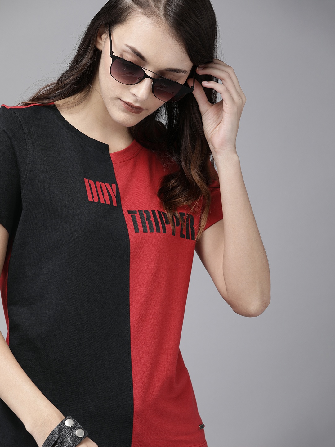 

Roadster Women Red & Black Colourblocked Round Neck High-Low Hem T-shirt