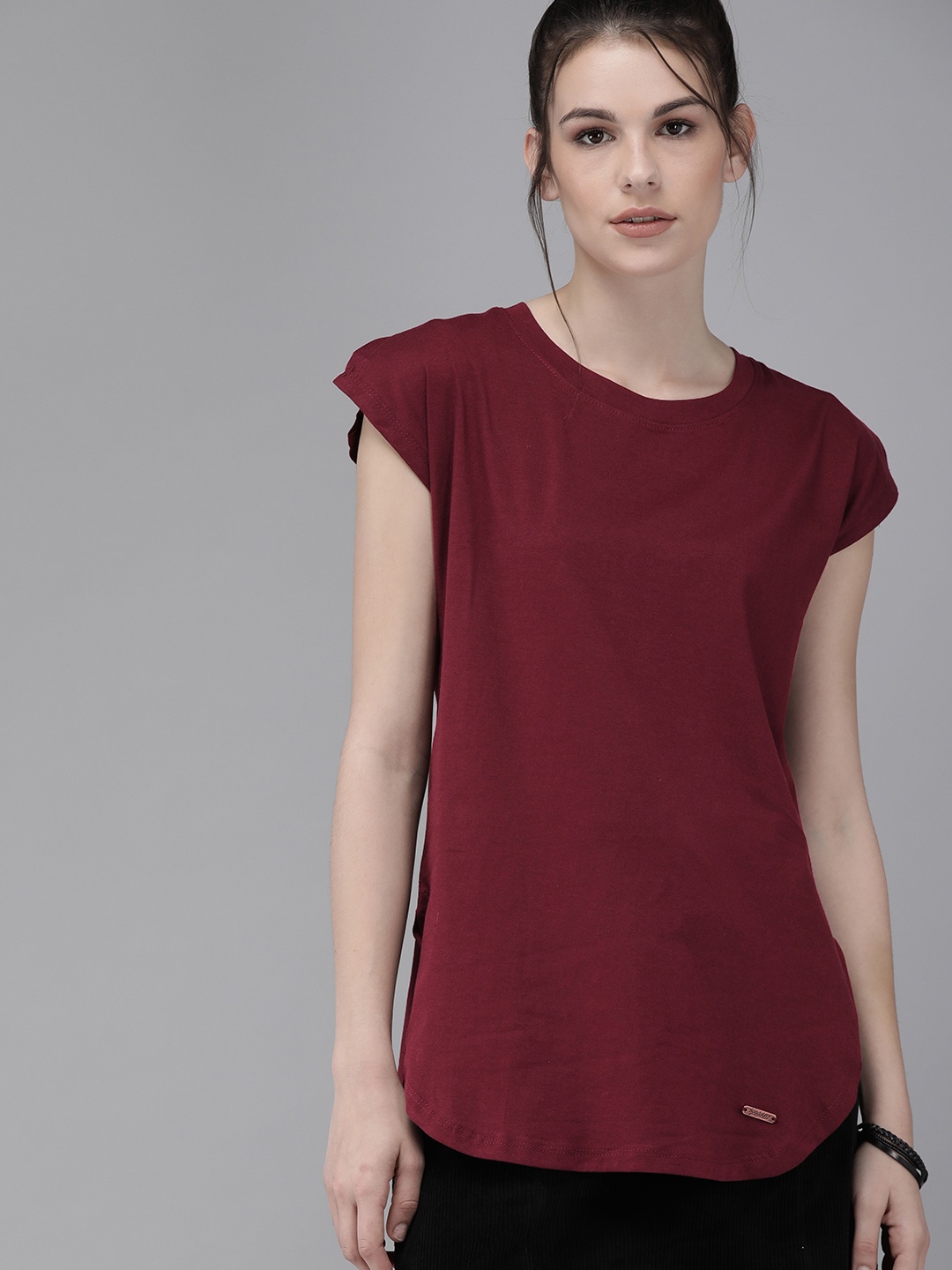 

Roadster Maroon Solid Slit Sleeves Top