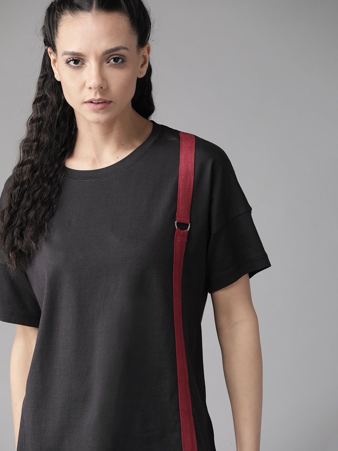 

Roadster Women Black Solid Round Neck Pure Cotton T-shirt