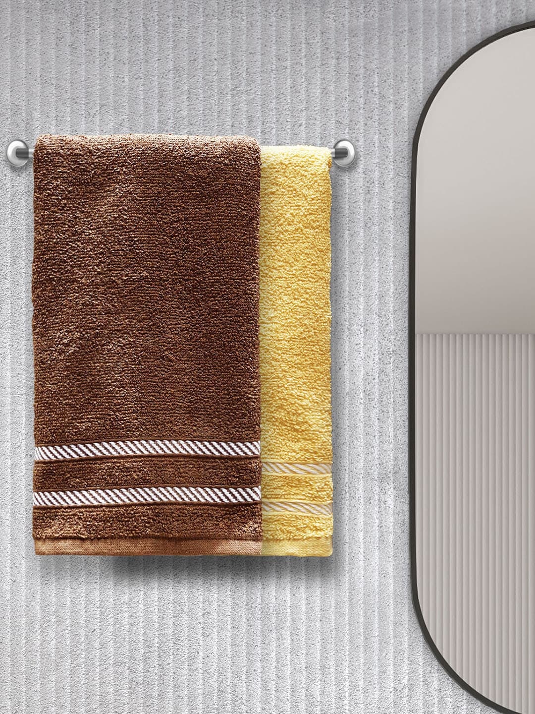 

Trident Comfort Living Set Of 4 Brown & Yellow Solid 380 GSM Hand Towel