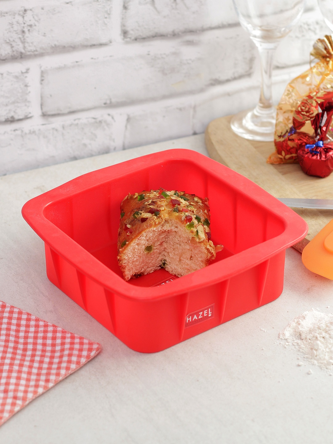 

HAZEL Unisex Red Solid Silicone Square Small Cake Mould