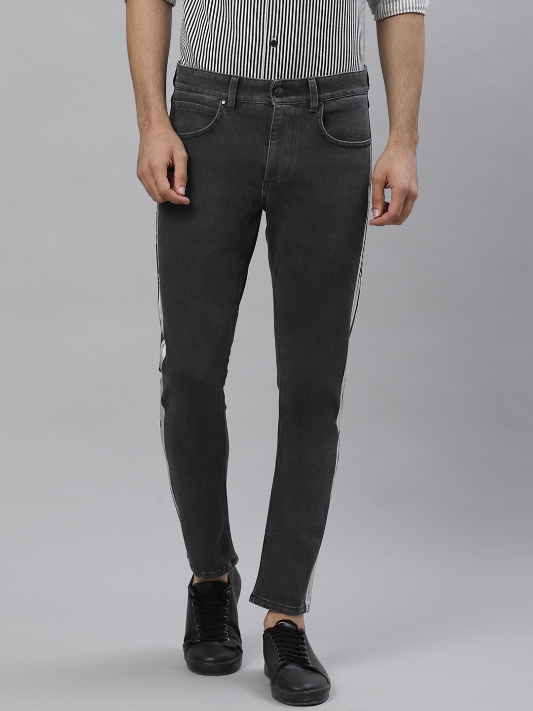 

Bhaane Men Charcoal Grey Slim Fit Mid-Rise Stretchable Clean Look Jeans