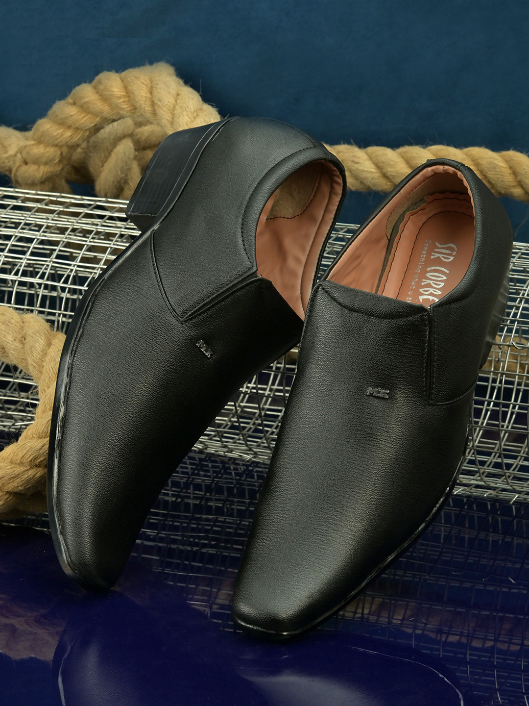 

Sir Corbett Men Black Semiformal Shoes