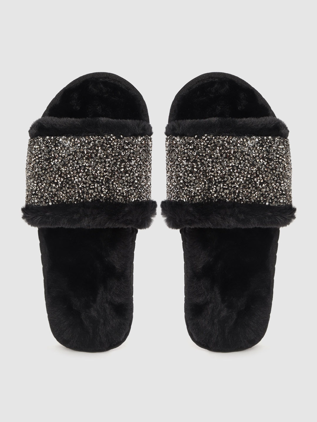 

DressBerry Women Gunmetal-Toned & Black Faux Fur Embellished Room Slippers, Metallic