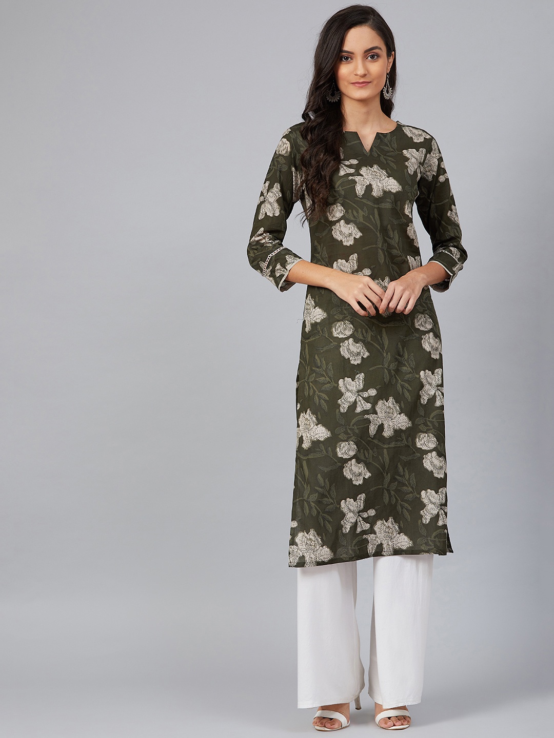 

AHIKA Women Olive Green & Off-White Floral Screen Printed Straight Kurta