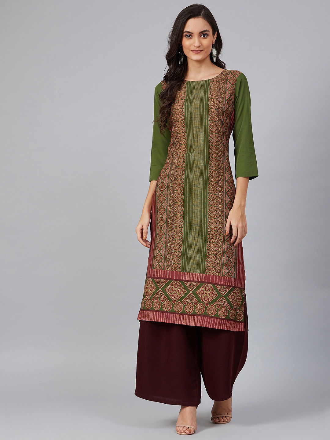 

AHIKA Women Green & Burgundy Printed Straight Kurta