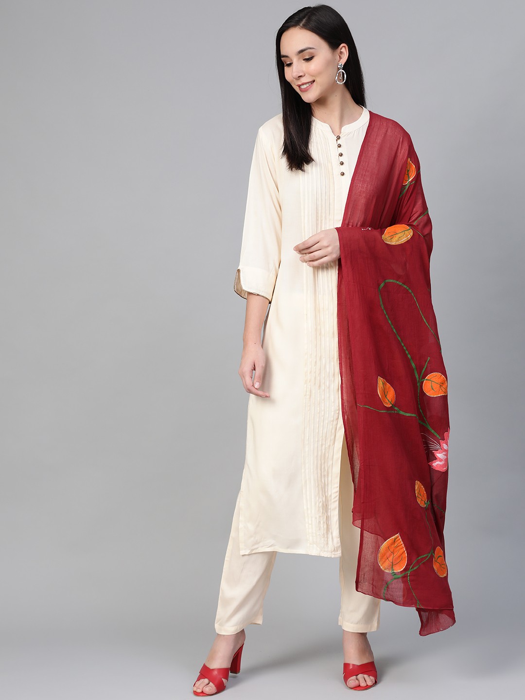 

Sringam Women Cream-Coloured & Maroon Solid Kurta with Trousers & Dupatta