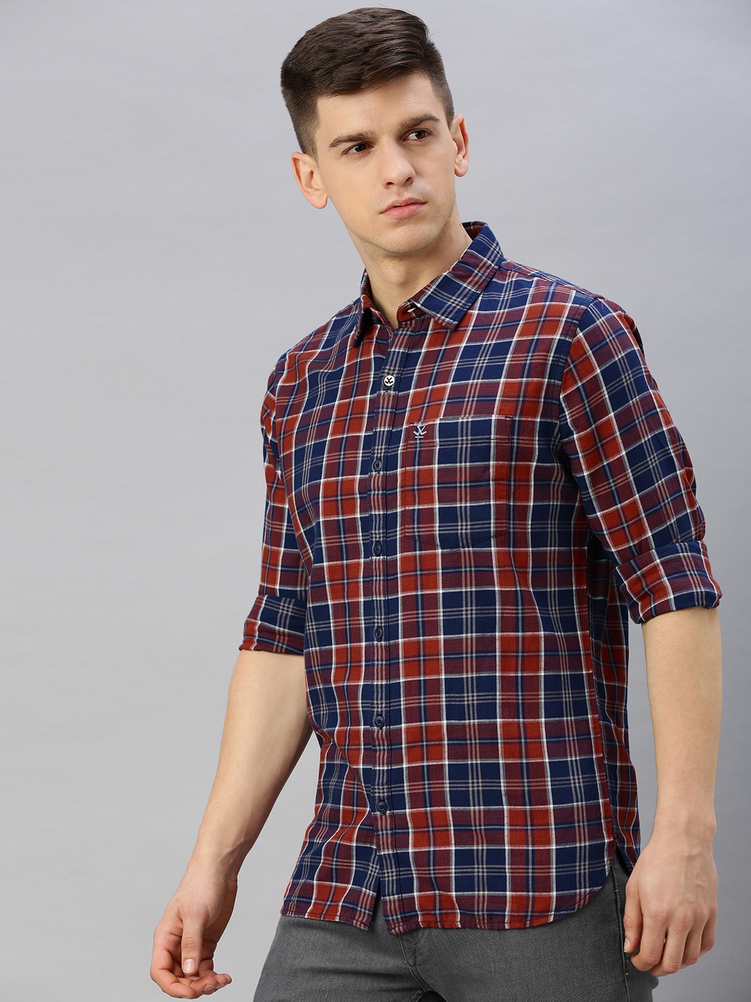 

WROGN Men Red & Navy Blue Slim Fit Checked Casual Shirt