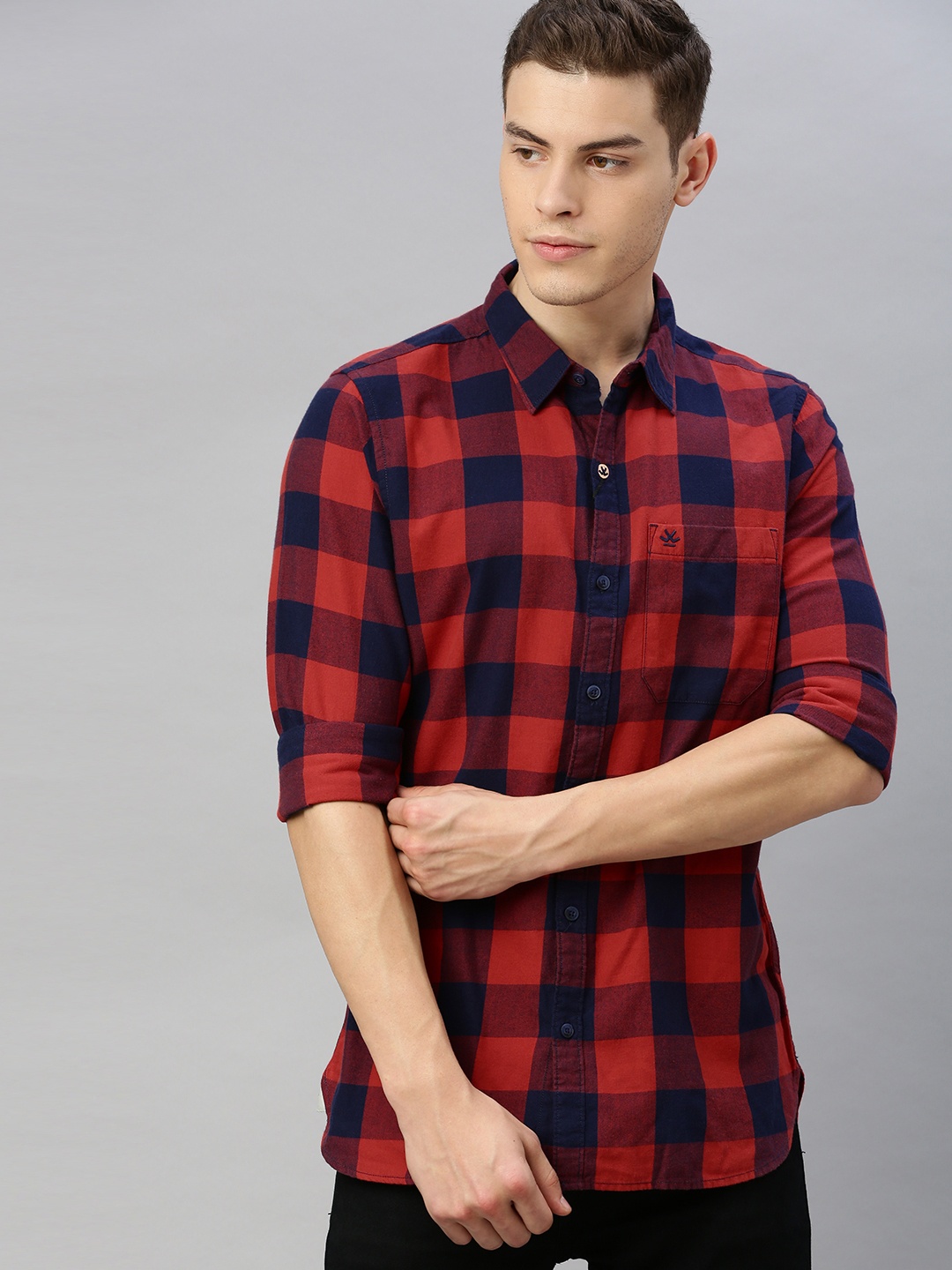 

WROGN Men Red & Navy Blue Slim Fit Checked Casual Shirt