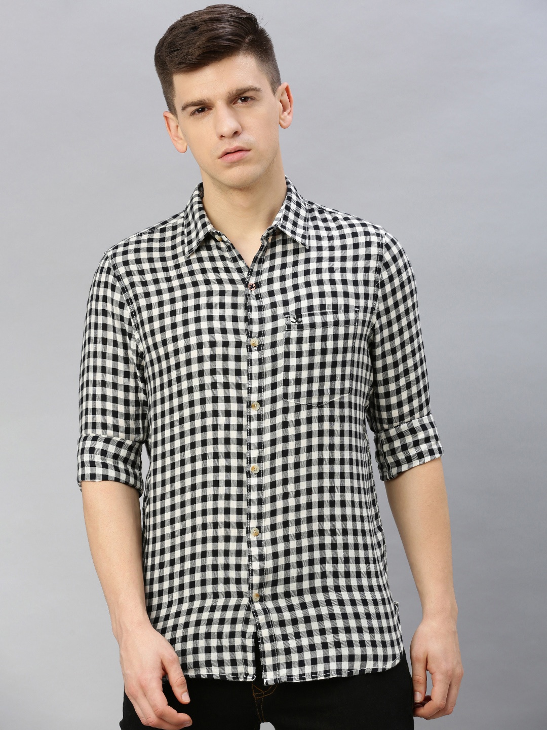 

WROGN Men Black & Off-White Slim Fit Checked Casual Shirt
