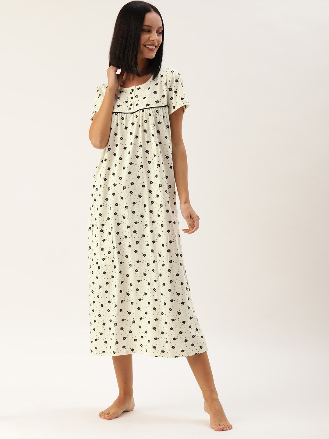 

Slumber Jill Off-White & Black Printed Nightdress
