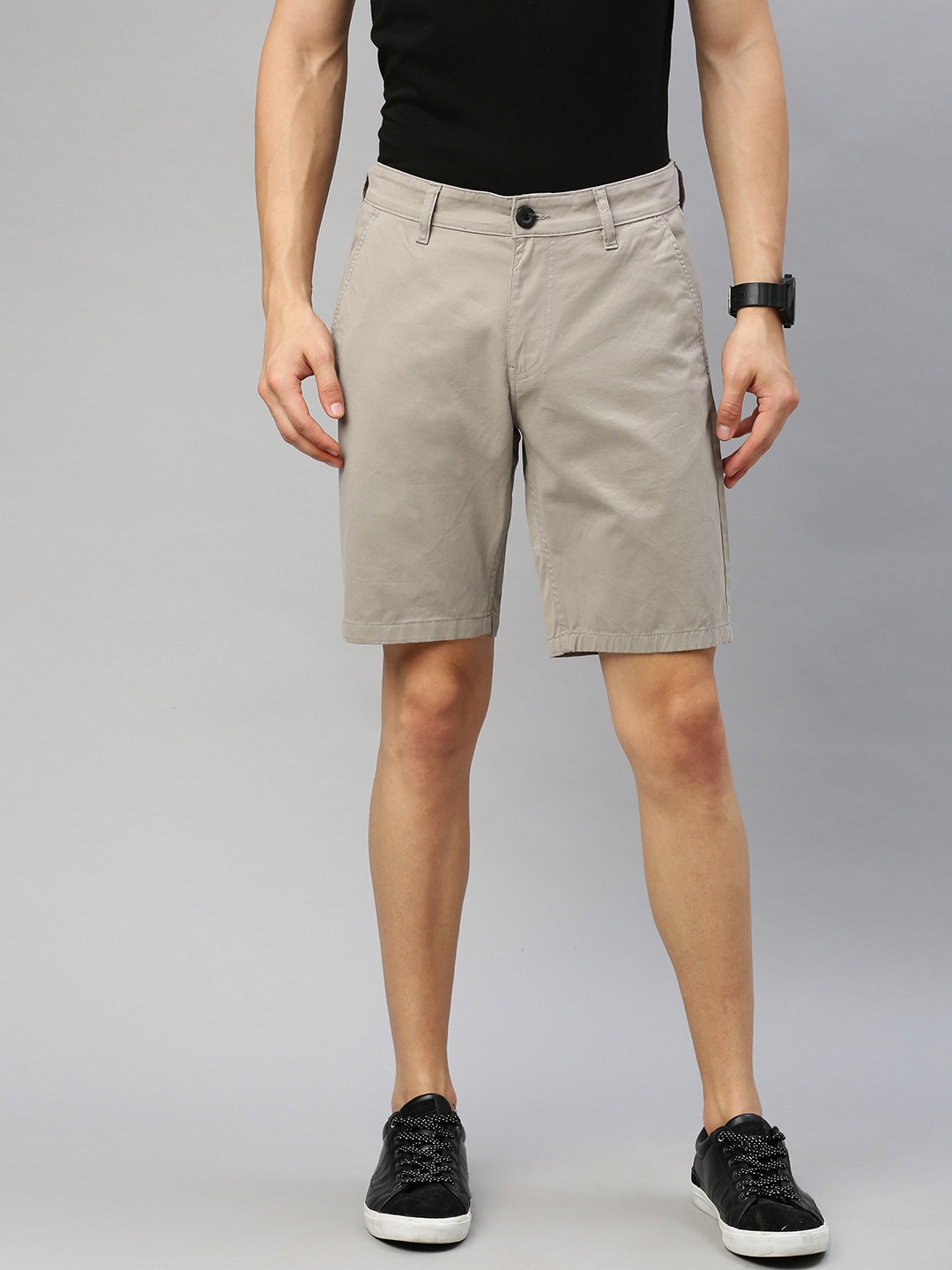 

WROGN Men Grey Solid Slim Fit Chino Shorts