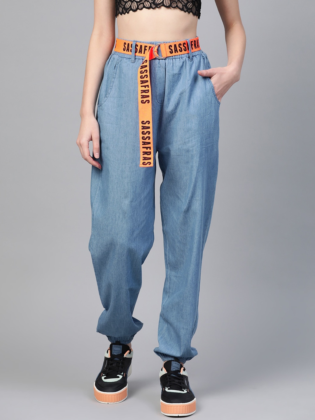 

SASSAFRAS Women Blue Regular Fit Solid Chambray Joggers with Contrast Belt