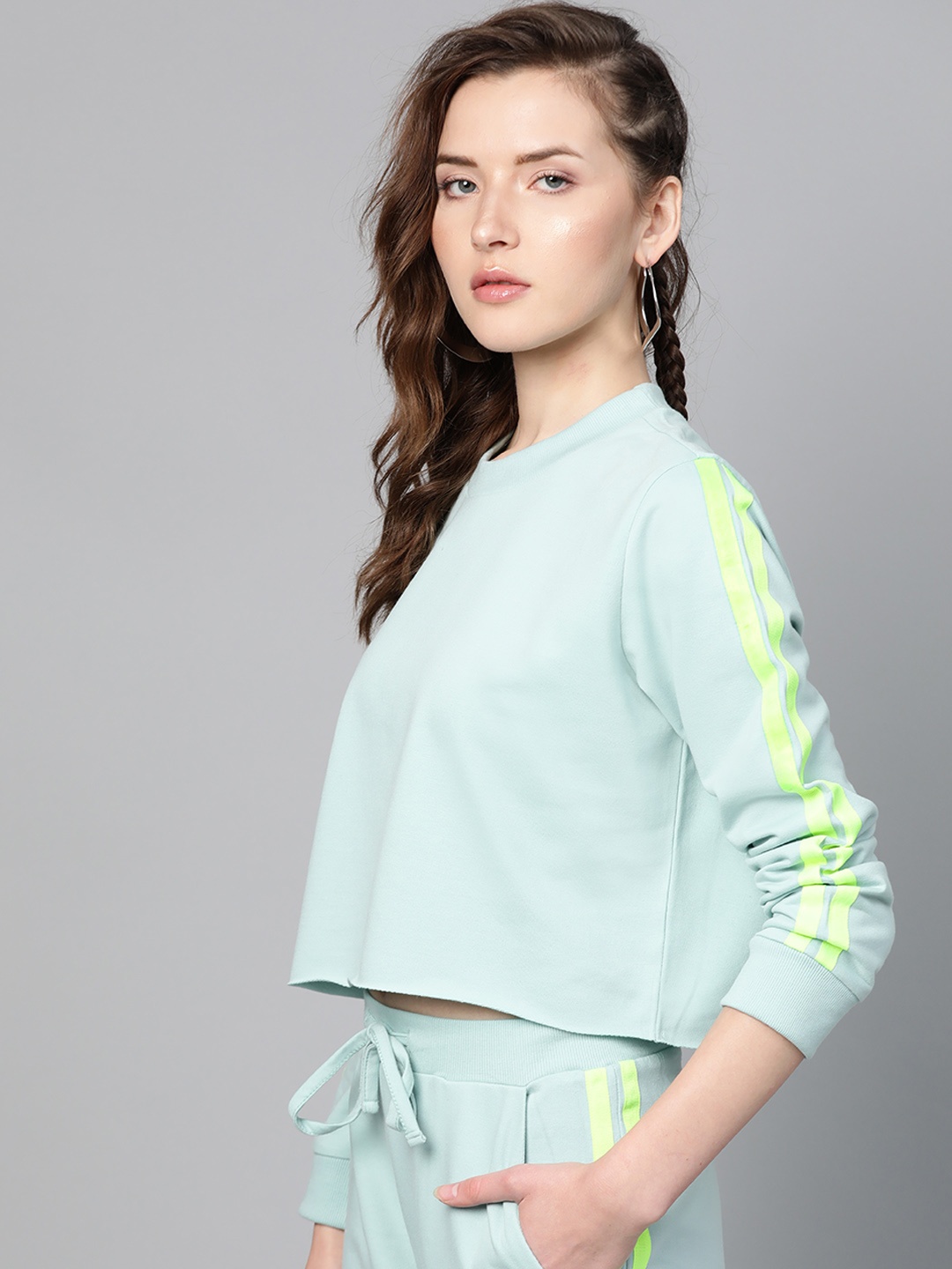 

SASSAFRAS Women Sea Green Solid Boxy Cropped Sweatshirt