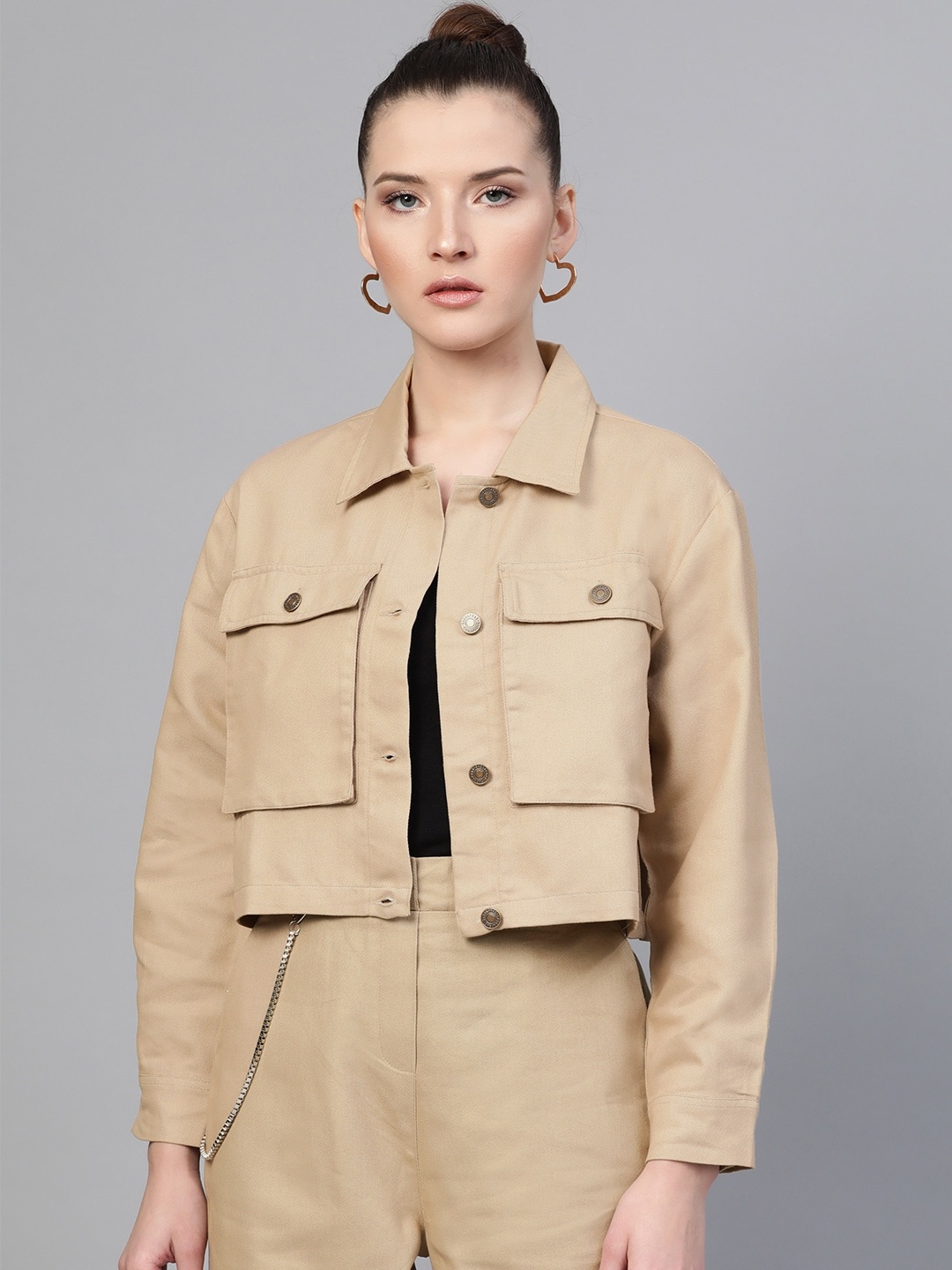 

SASSAFRAS Women Beige Solid Box Pocket Cropped Denim Jacket