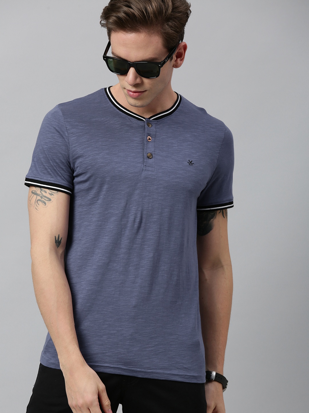 

WROGN Men Blue Solid Slim Fit Henley Neck Pure Cotton T-shirt