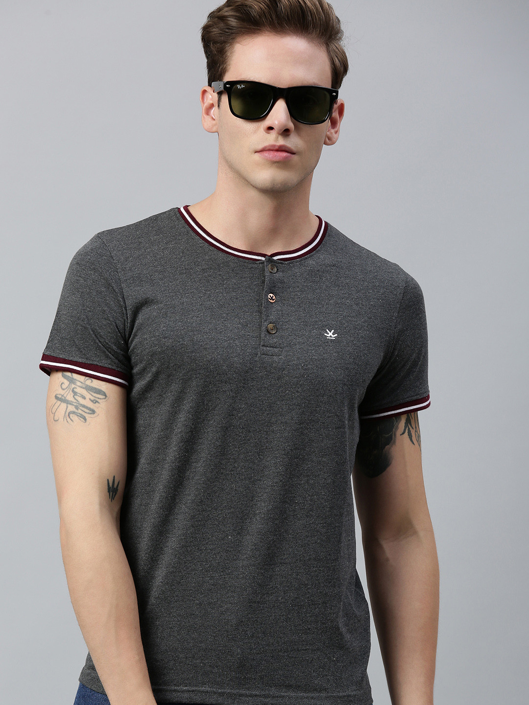 

WROGN Men Charcoal Grey Solid Slim Fit Henley Neck T-shirt