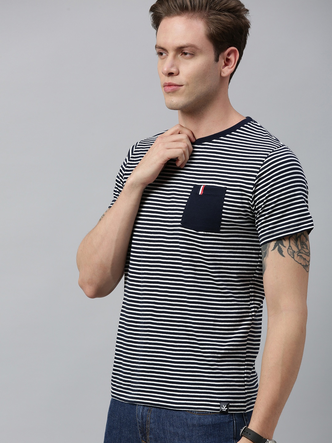 

WROGN Men Navy Blue White Striped Slim Fit Round Neck Pure Cotton T-shirt