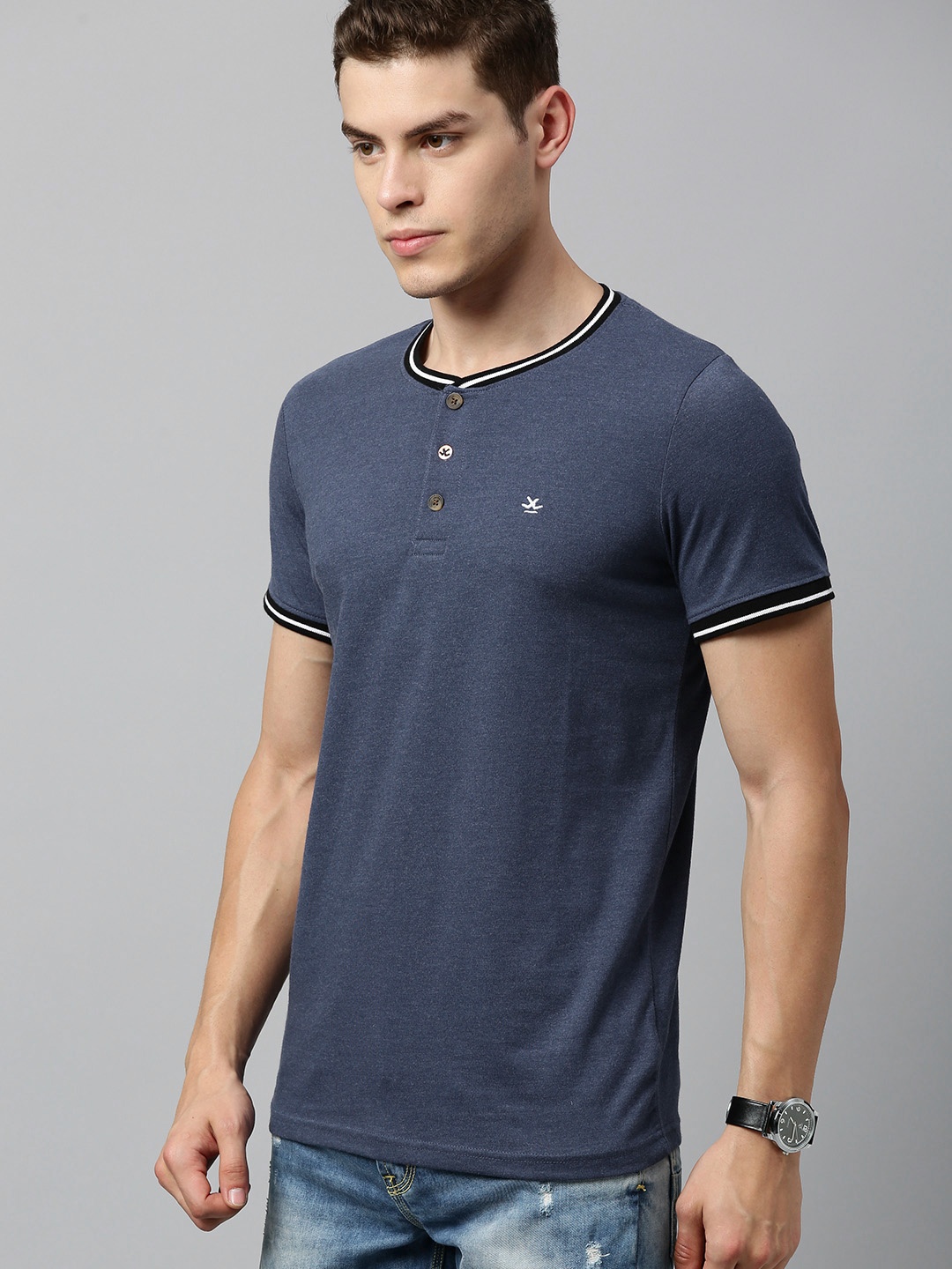 

WROGN Men Navy Blue Slim Fit Solid Henley Neck T-shirt