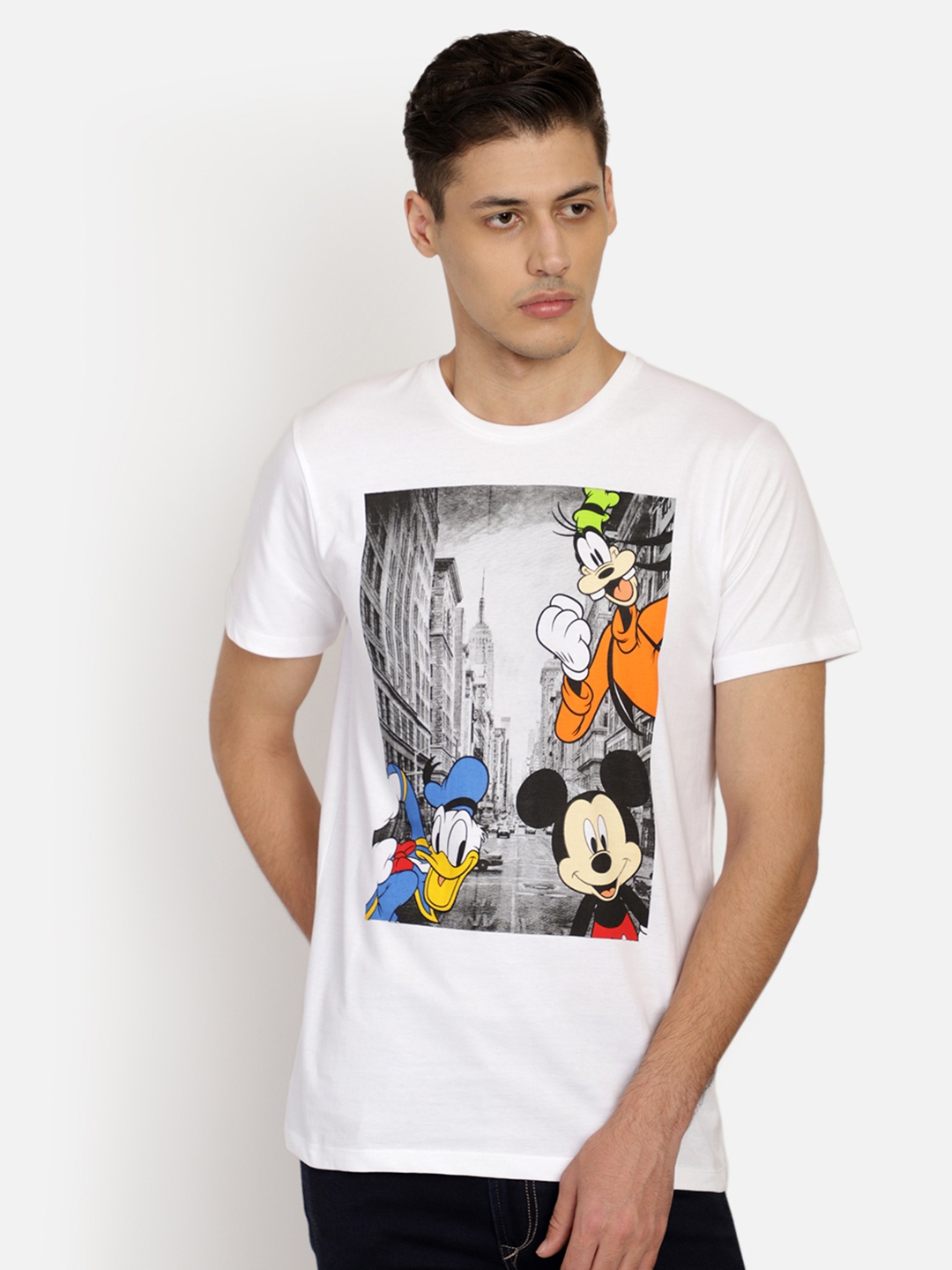 

Free Authority Mickey & Friends Featured Men White Printed Round Neck T-shirt