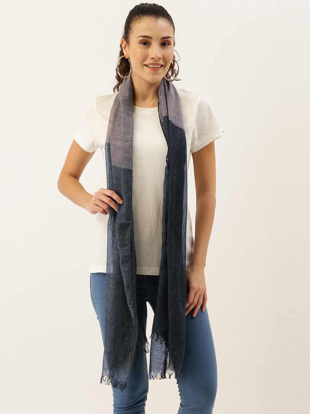 

Ayesha Unisex Ivory & Dark Blue Linen Scarf, Navy blue