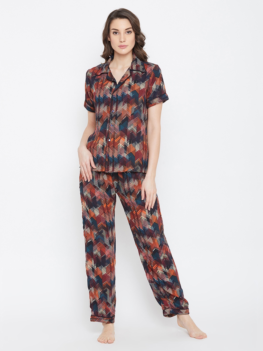 

Clovia Women Black & Orange Printed Night suit