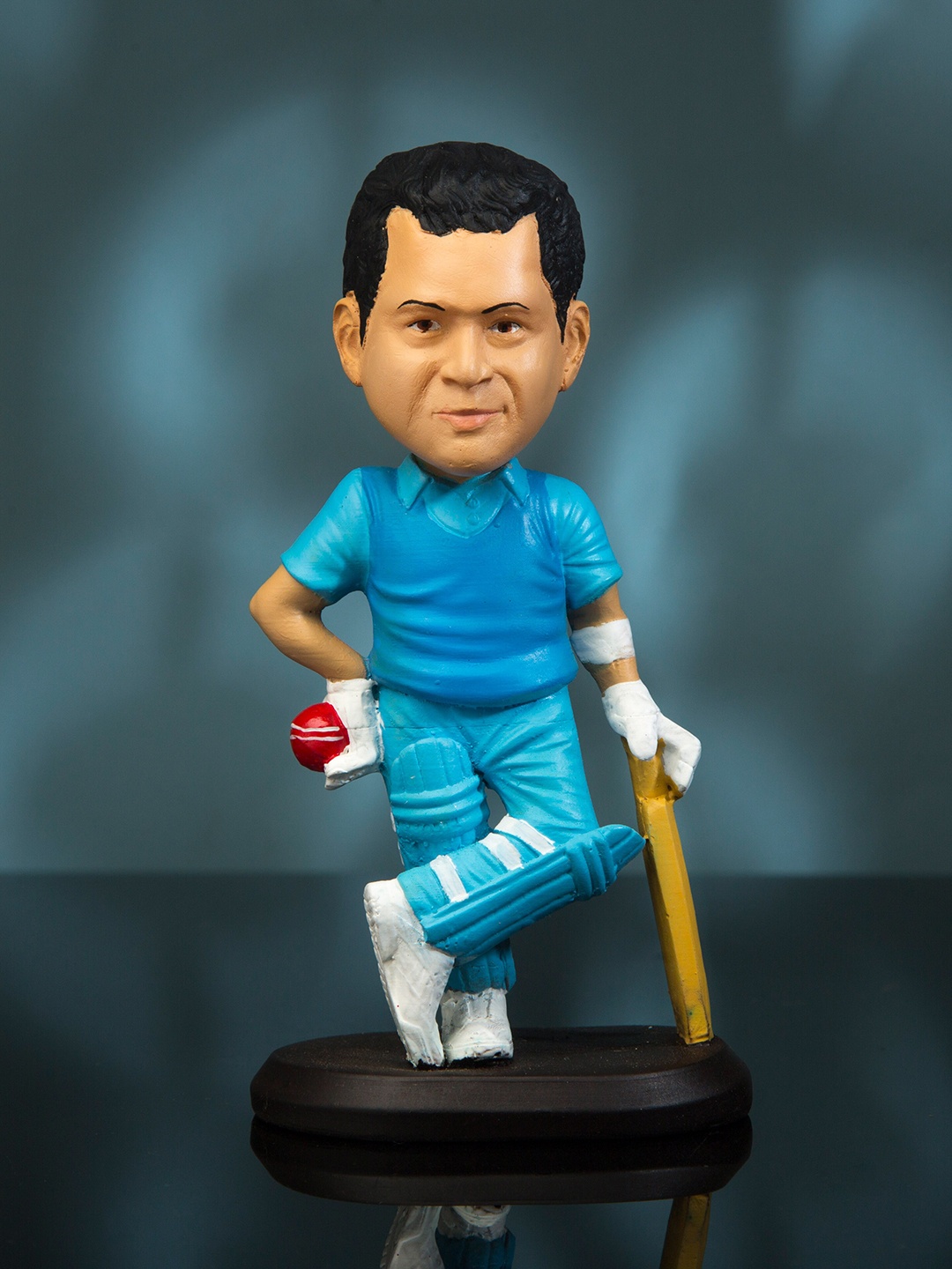 

Bigsmall Cricket Legend Bobblehead, Blue