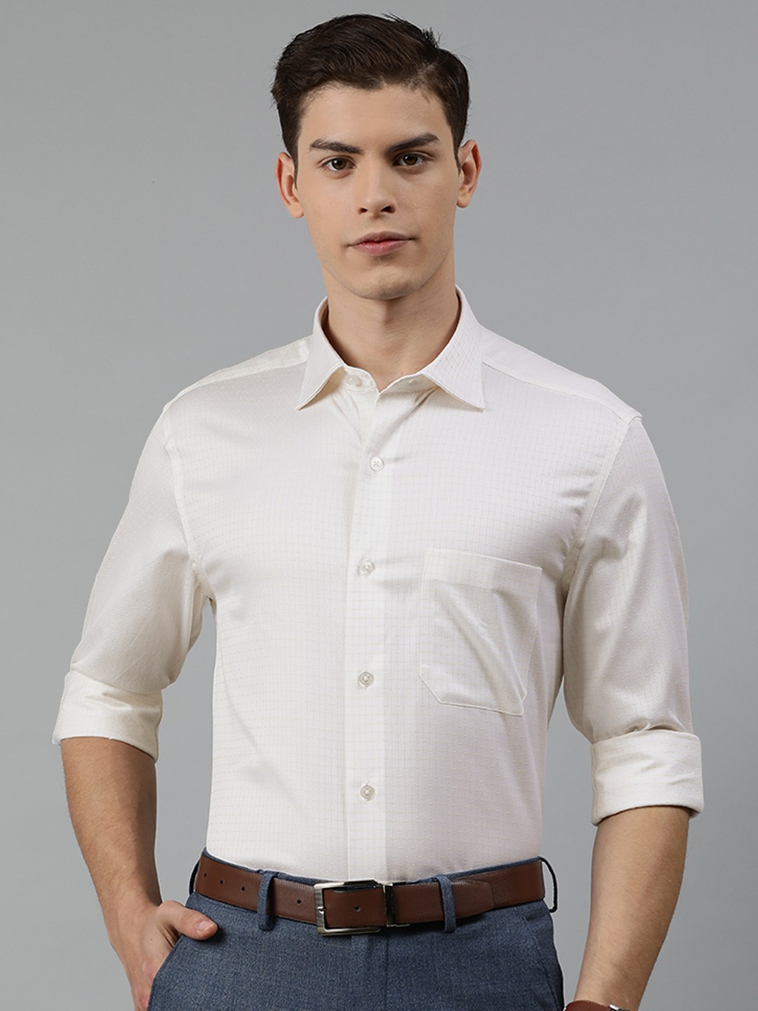 

Louis Philippe Gods & Kings Men White & Peach-Coloured Regular Fit Checked Casual Shirt