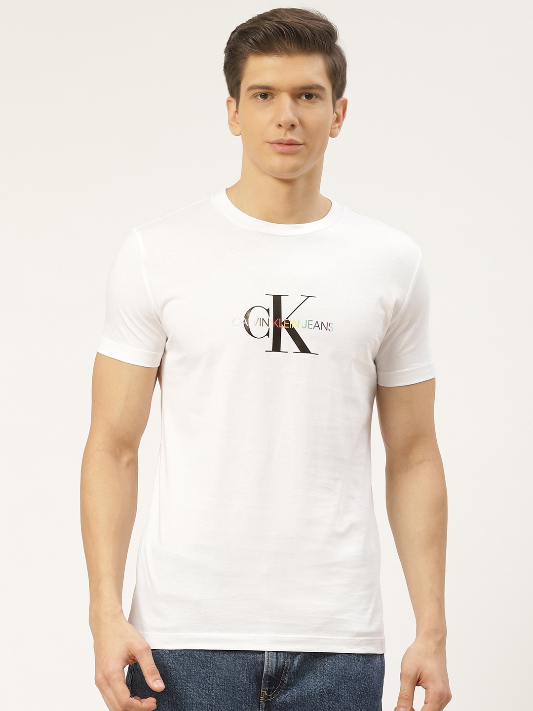 

Calvin Klein Jeans Men White Round Neck Slim Fit T-shirt With Brand Logo Print Detail