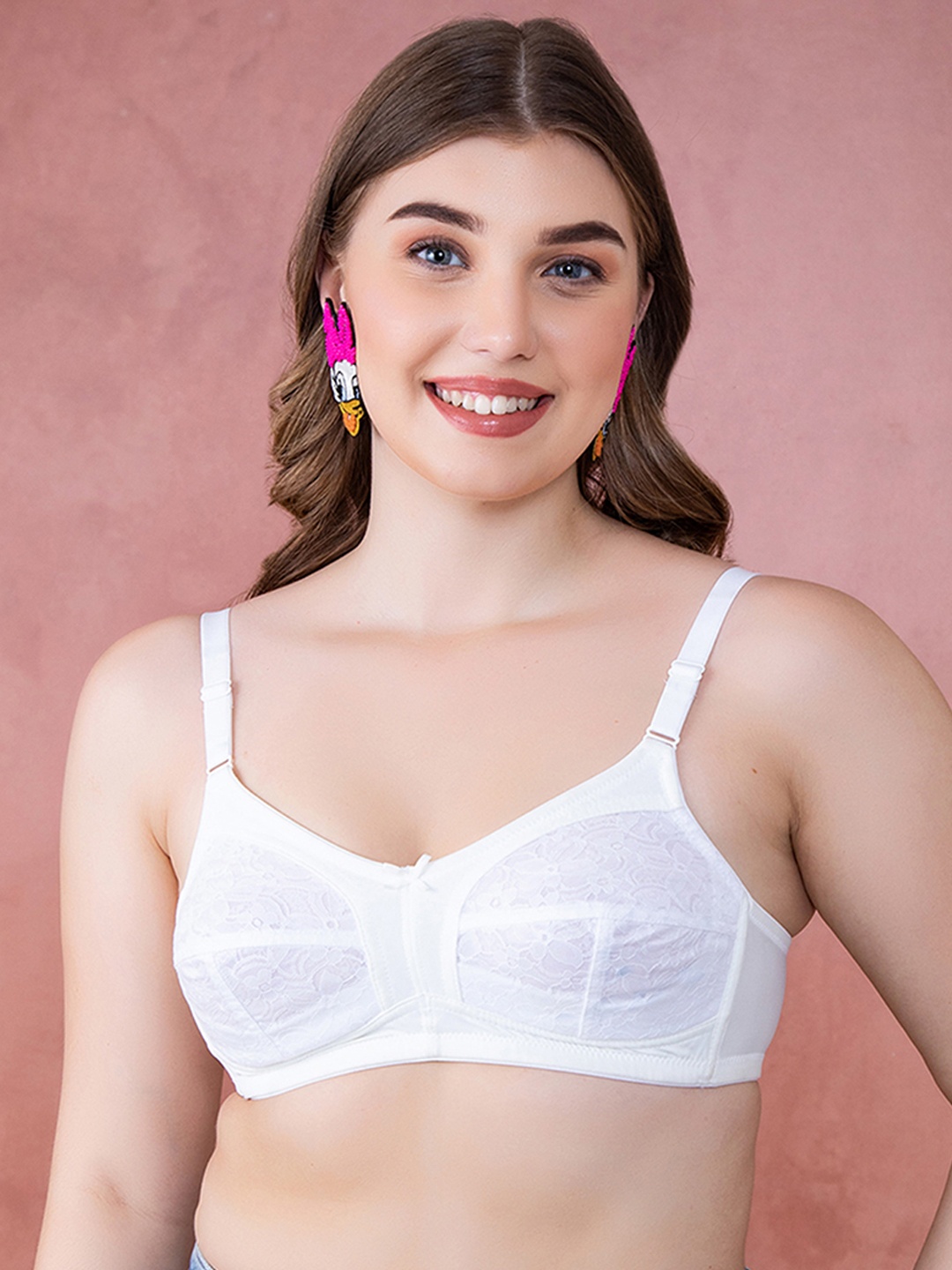 

Clovia White Solid Non-Wired Non Padded Everyday Bra BR1952R1832E