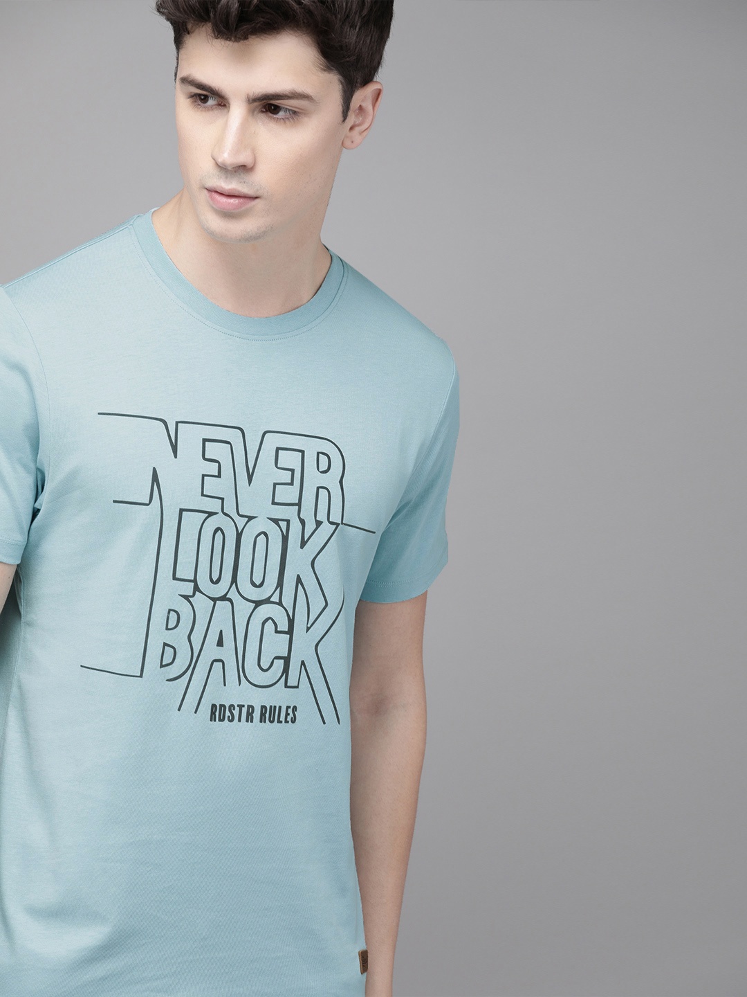 

Roadster Men Blue Printed Round Neck Pure Cotton T-shirt
