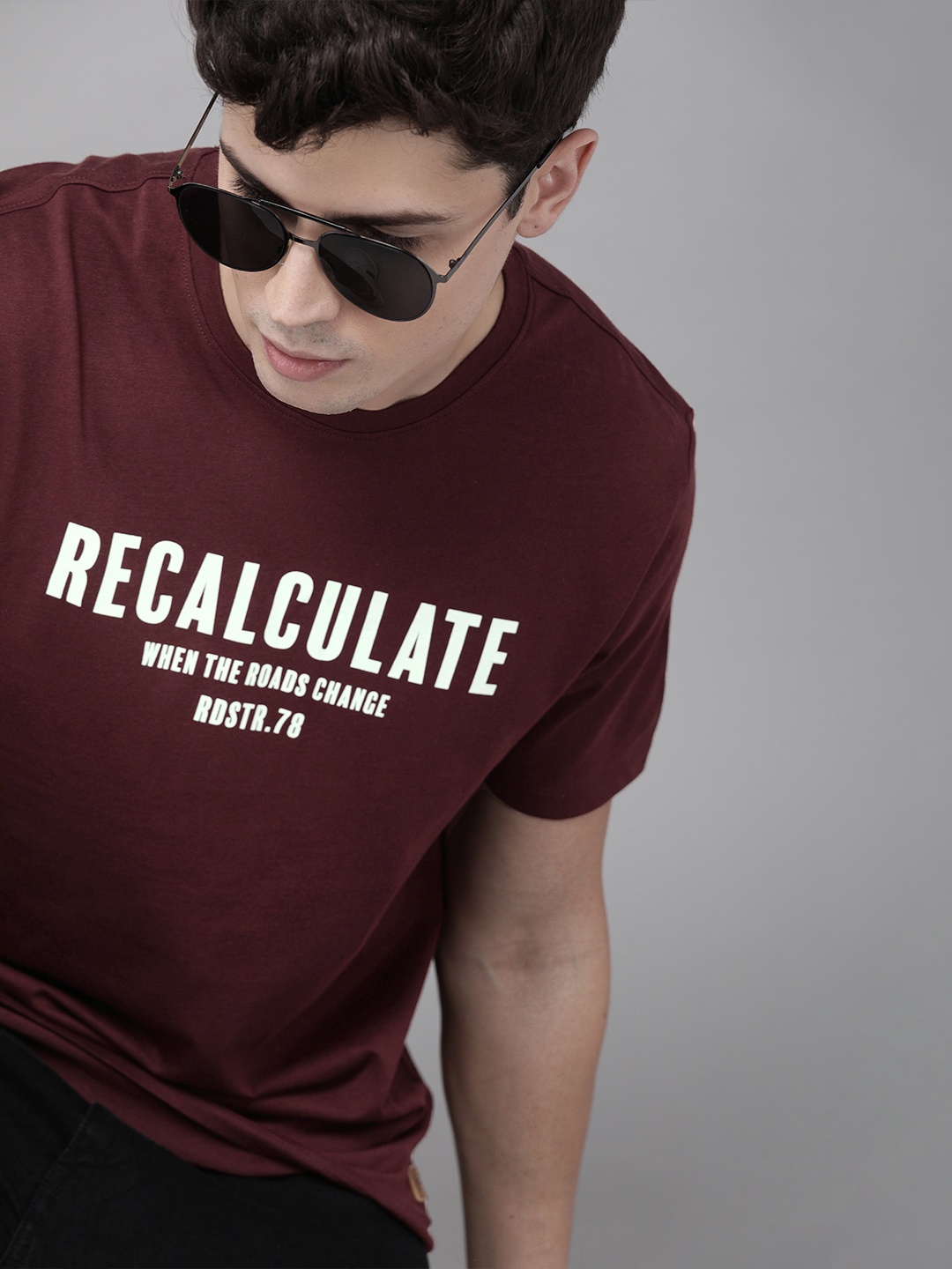 

Roadster Men Burgundy Printed Round Neck Pure Cotton T-shirt