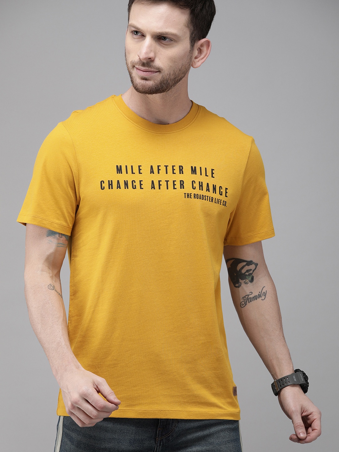 

Roadster Men Yellow Printed Round Neck T-shirt