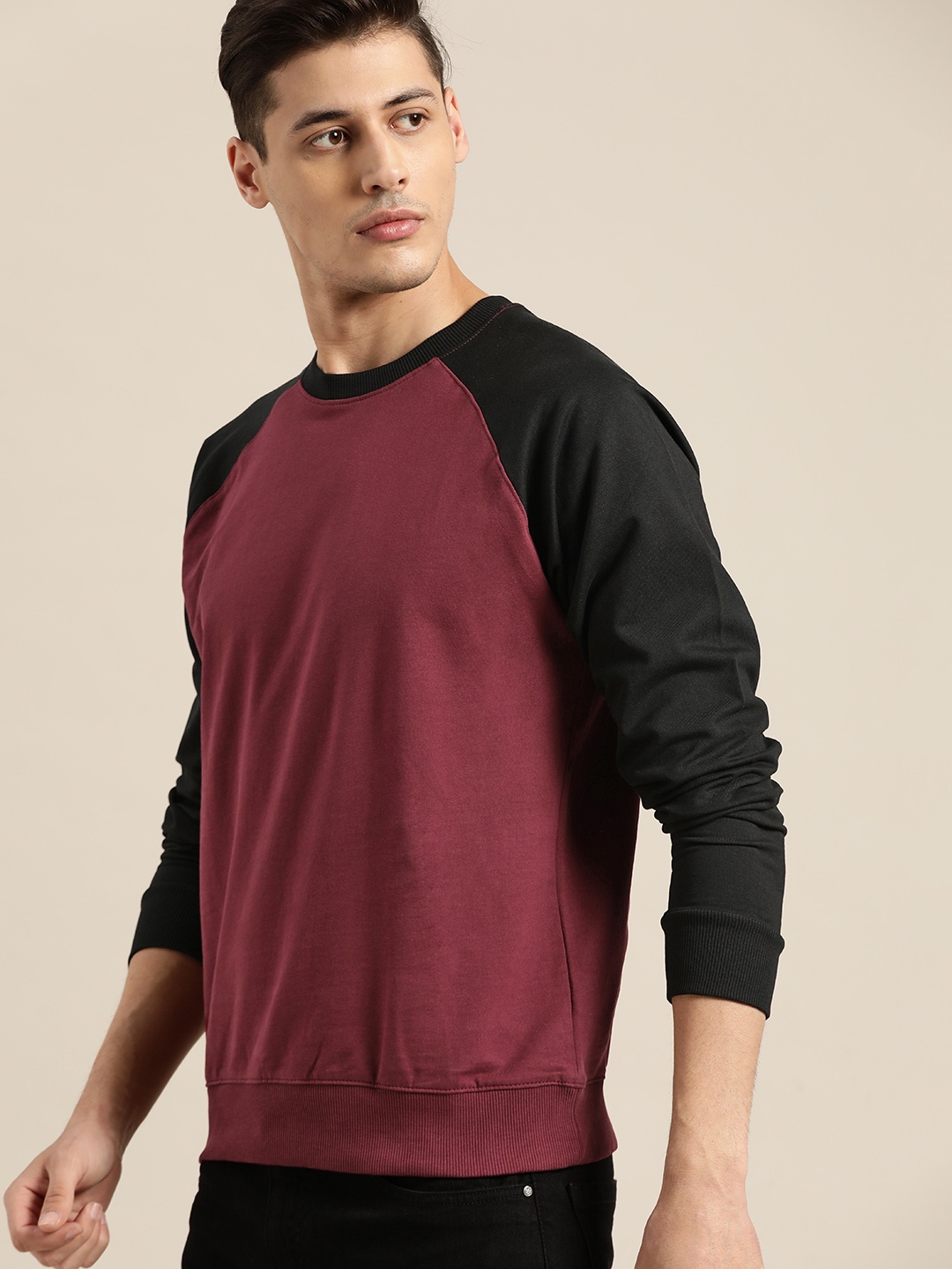 

INVICTUS Men Maroon & Black Solid Sweatshirt