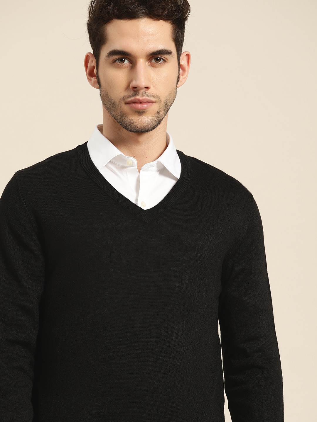 

INVICTUS Men Black Solid Pullover Sweater