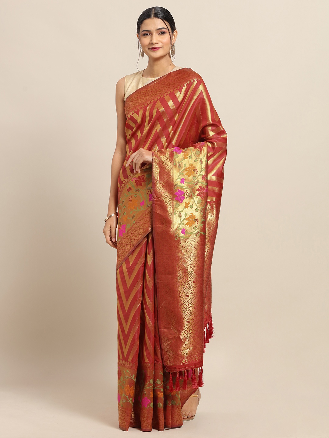 

VASTRANAND Red & Gold-Toned Silk Cotton Woven Design Banarasi Saree