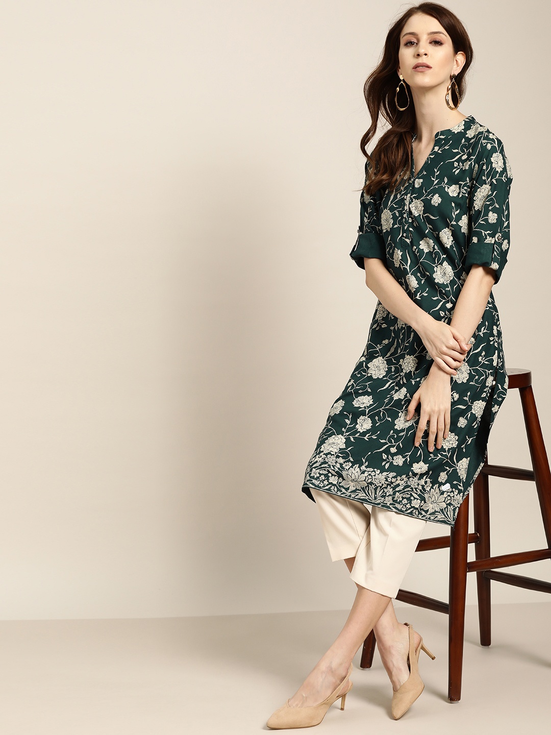 

all about you Women Green & Beige Floral Print Straight Kurta