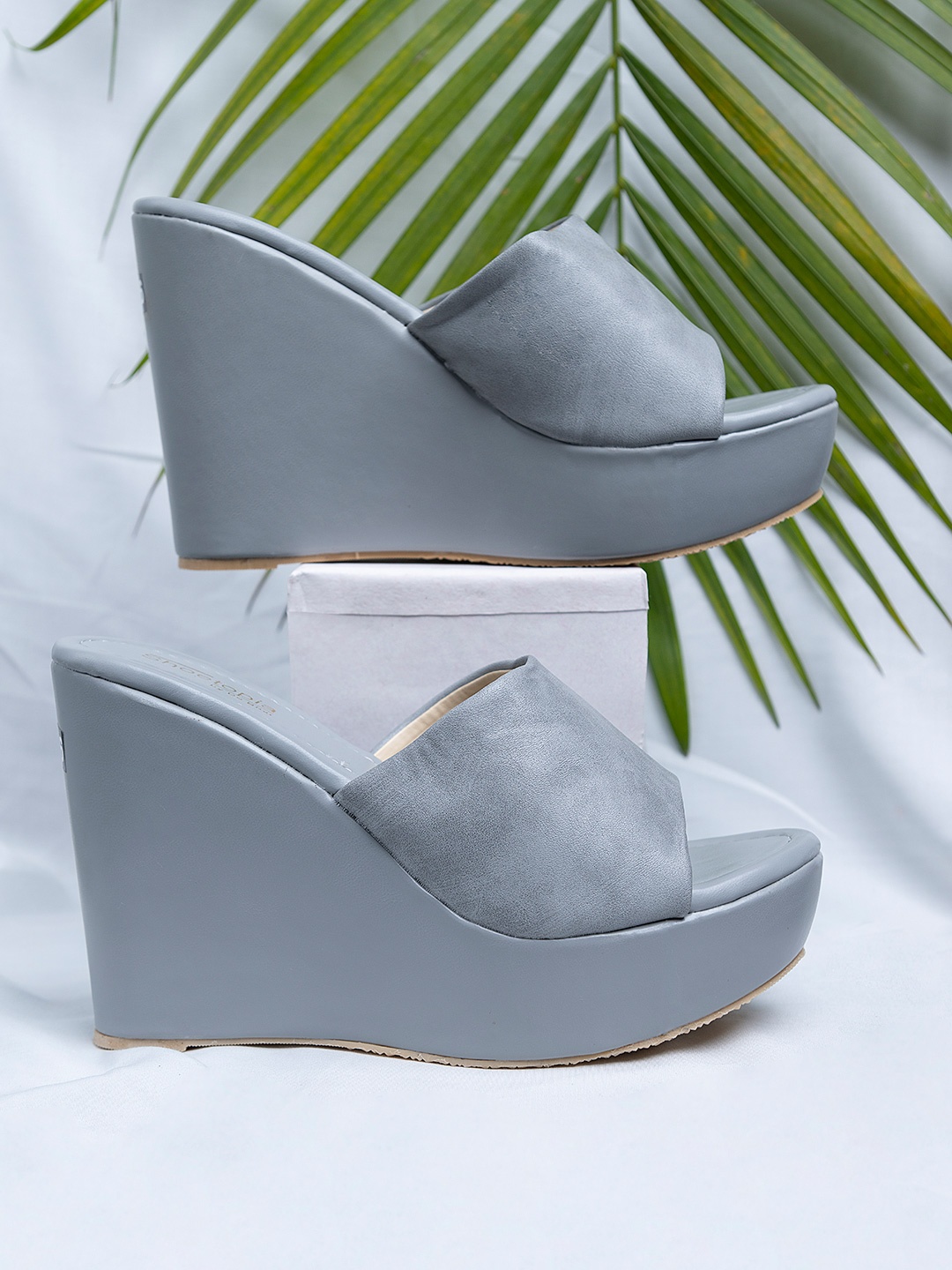 

Shoetopia Women Grey Solid Wedges