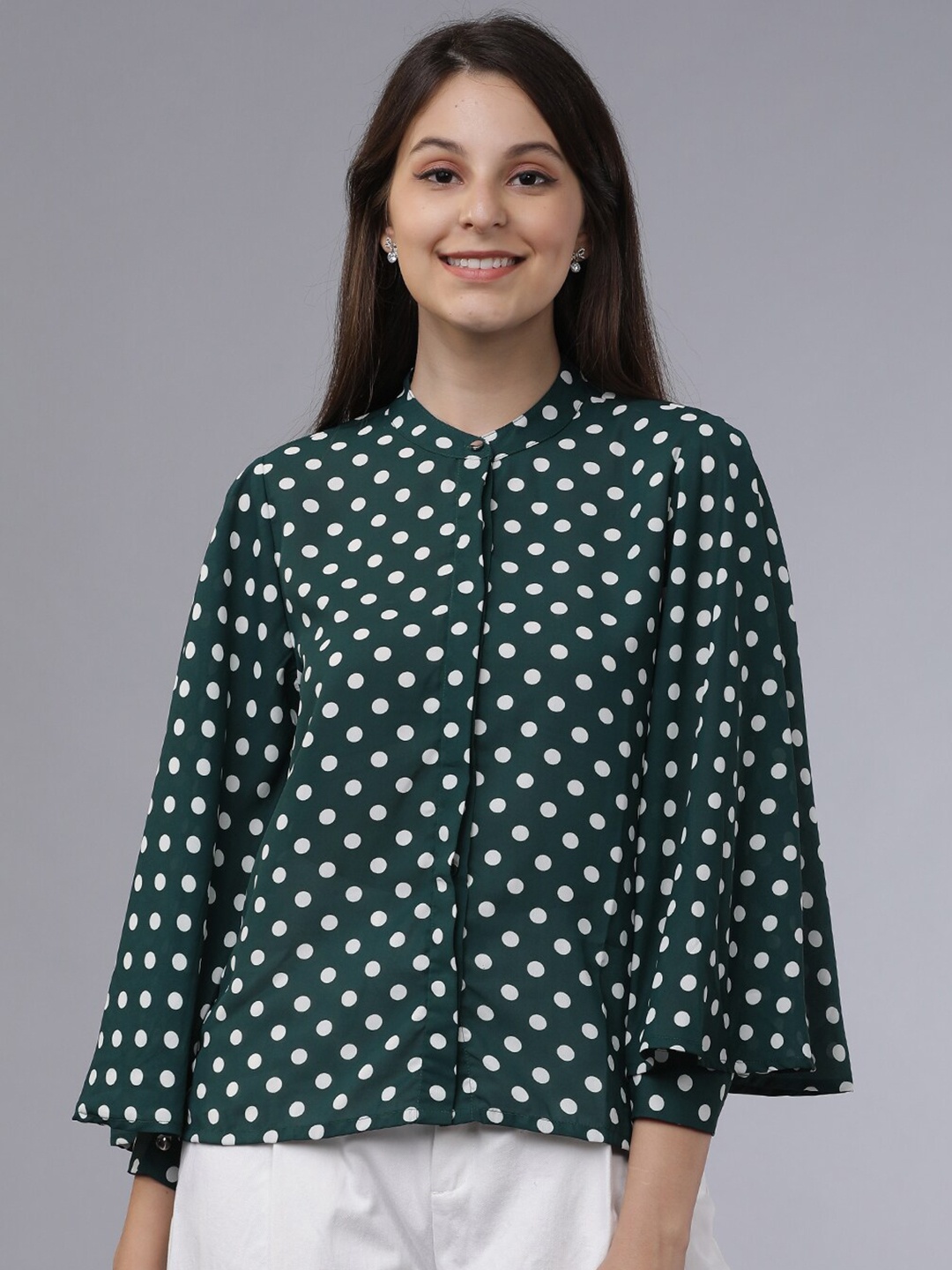 

Tokyo Talkies Women Green & White Regular Fit Polka Dots Printed Casual Shirt