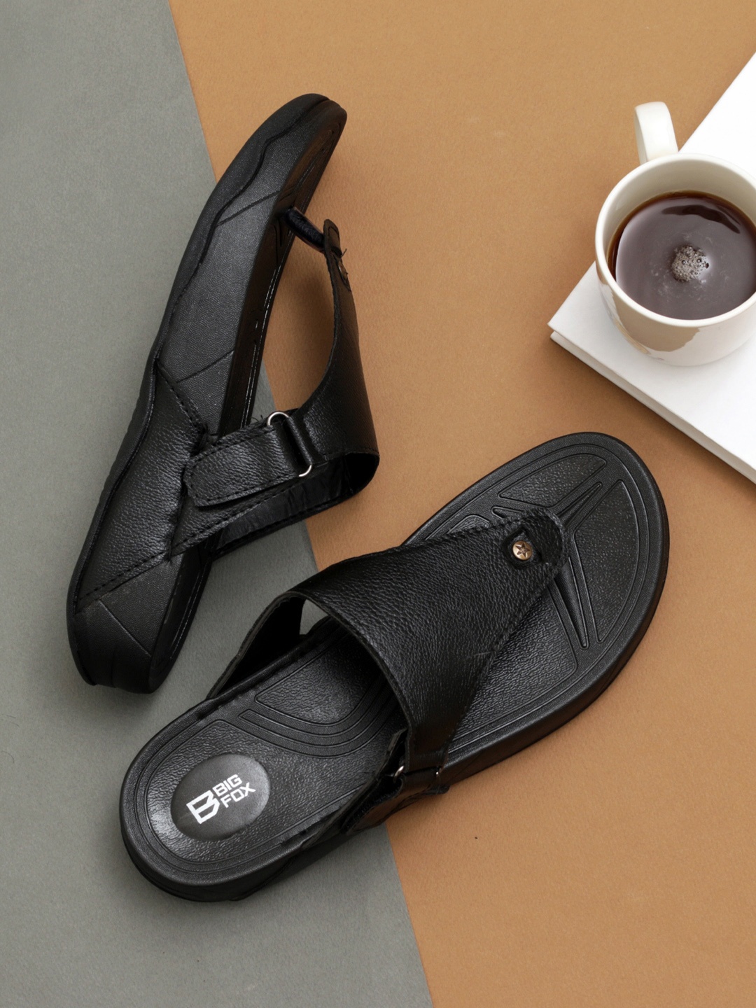 

Big Fox Men Black Solid Comfort Sandals