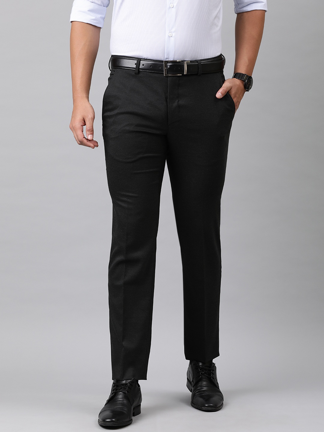 

Van Heusen Men Black Slim Fit Solid Formal Trousers