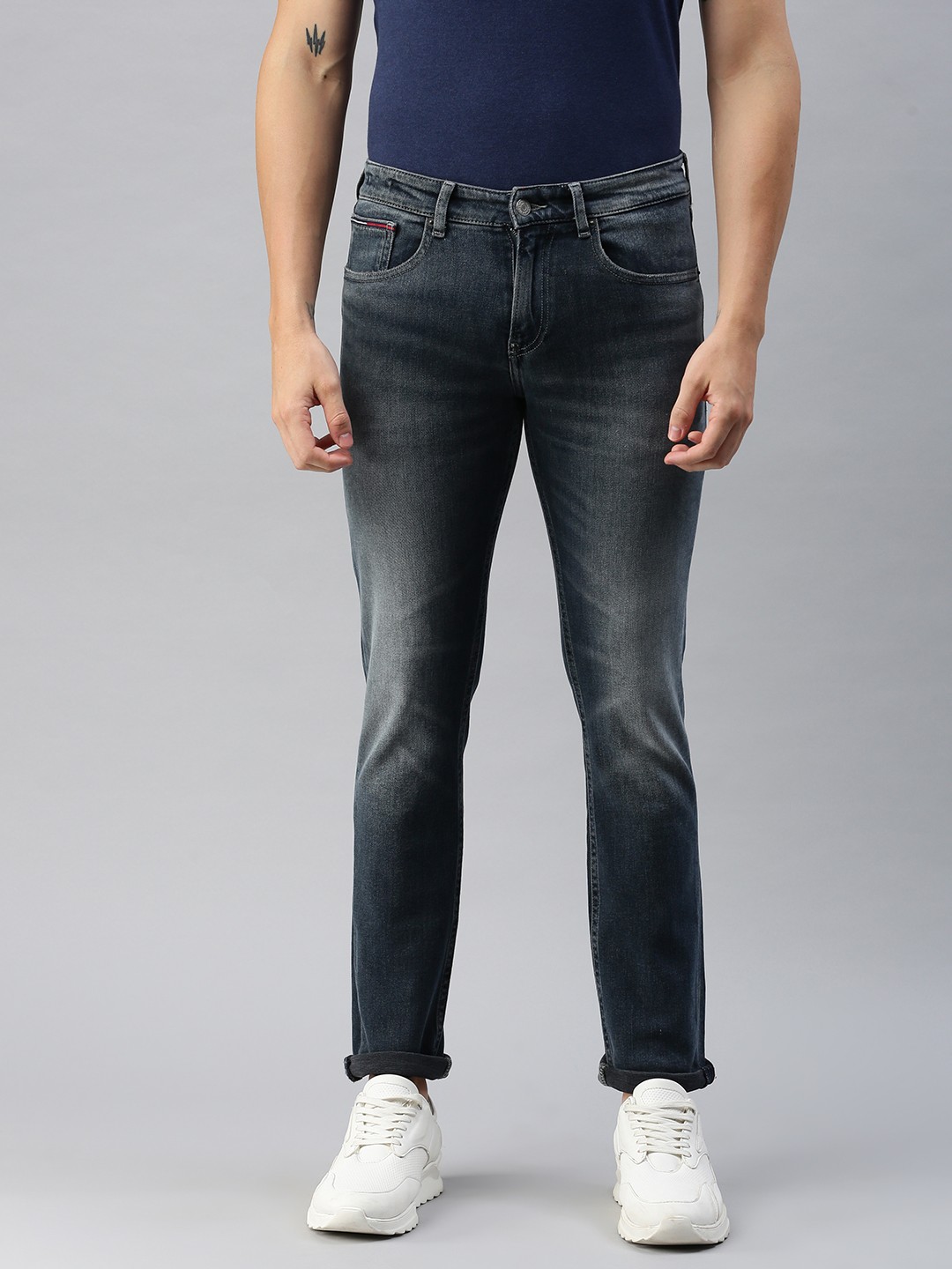 

Tommy Hilfiger Men Black Straight Fit Low Distress Heavy Fade Jeans