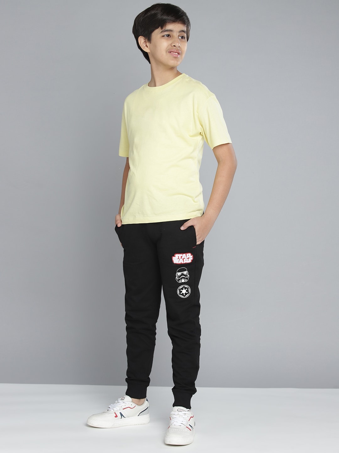 

YK Star Wars Boys Black Solid Jogger with Star Wars Applique Detail