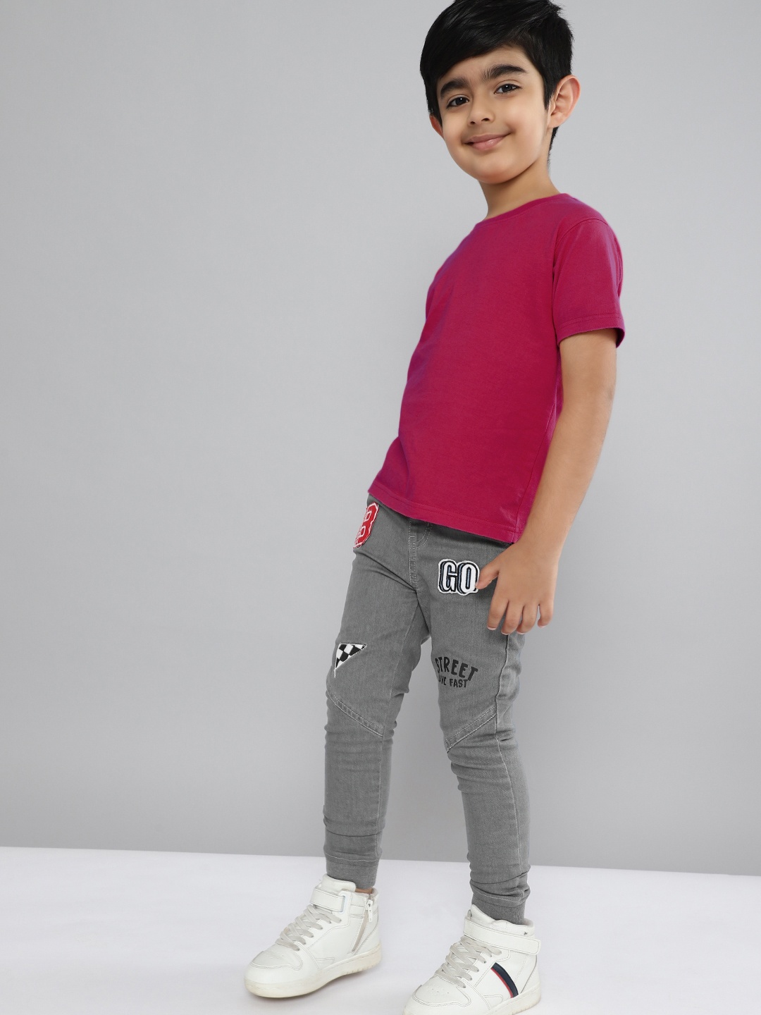 

YK Boys Charcoal Grey Regular Fit Solid Denim Jogg Trousers with Applique Detail