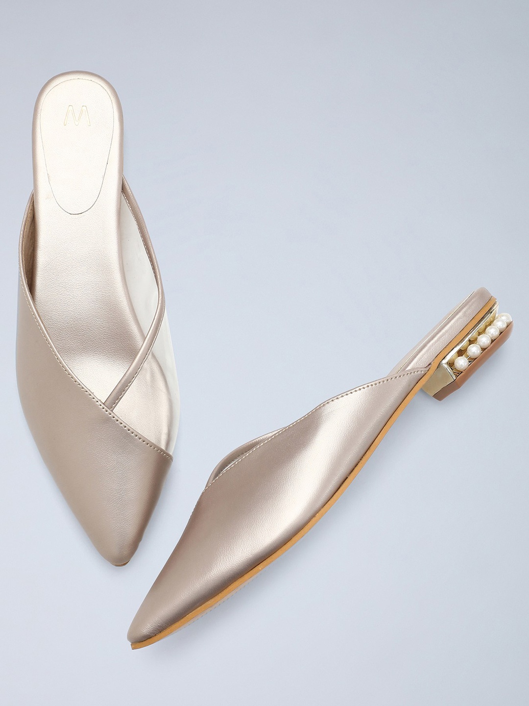 

W The Folksong Collection Women Gold-Toned Solid Mules