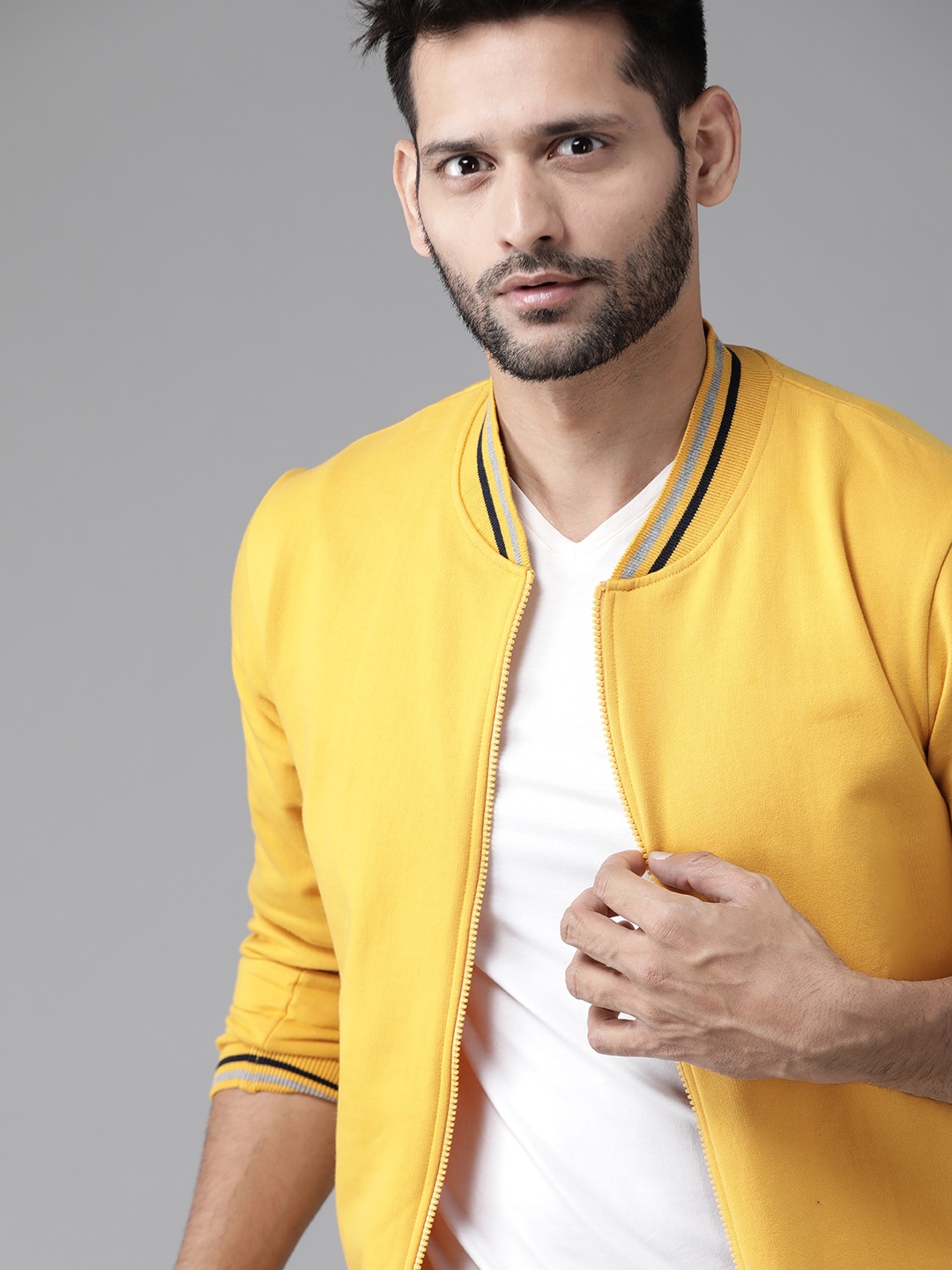 

Roadster Men Yellow Solid Sweatshirt