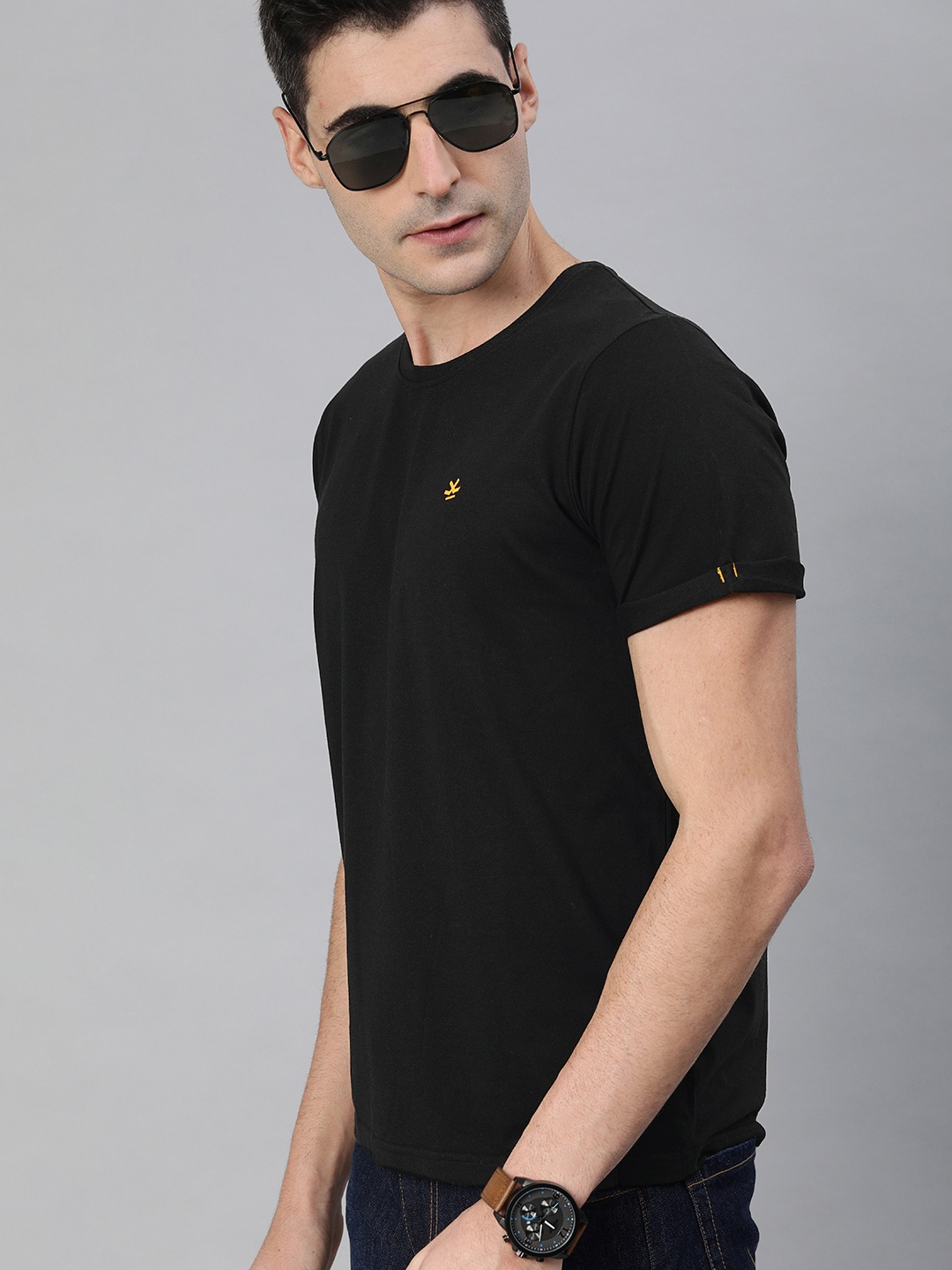 

WROGN Men Black Solid Slim Fit Round Neck T-shirt