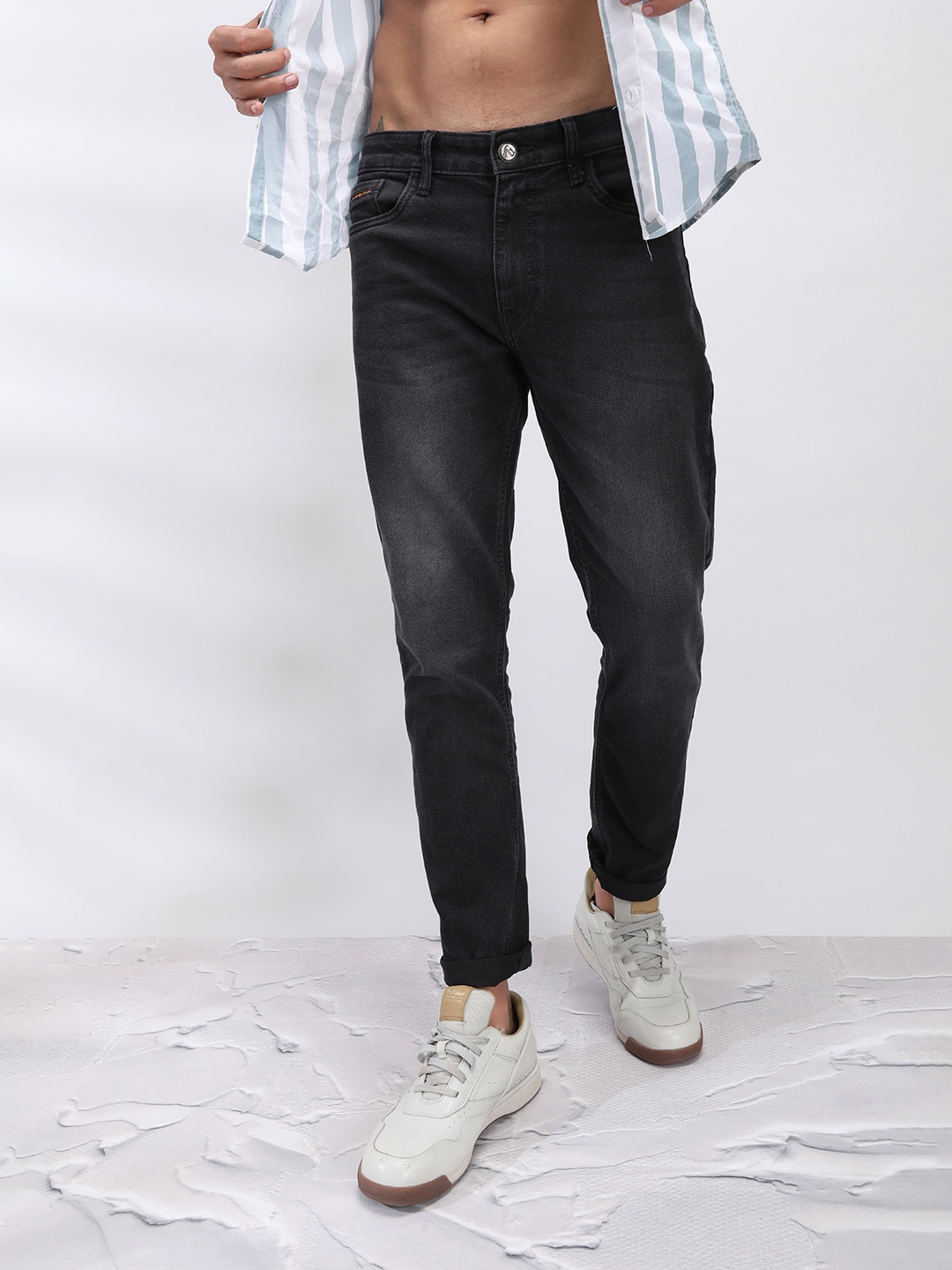 

The Indian Garage Co Men Black Slim Fit Mid-Rise Clean Look Jeans