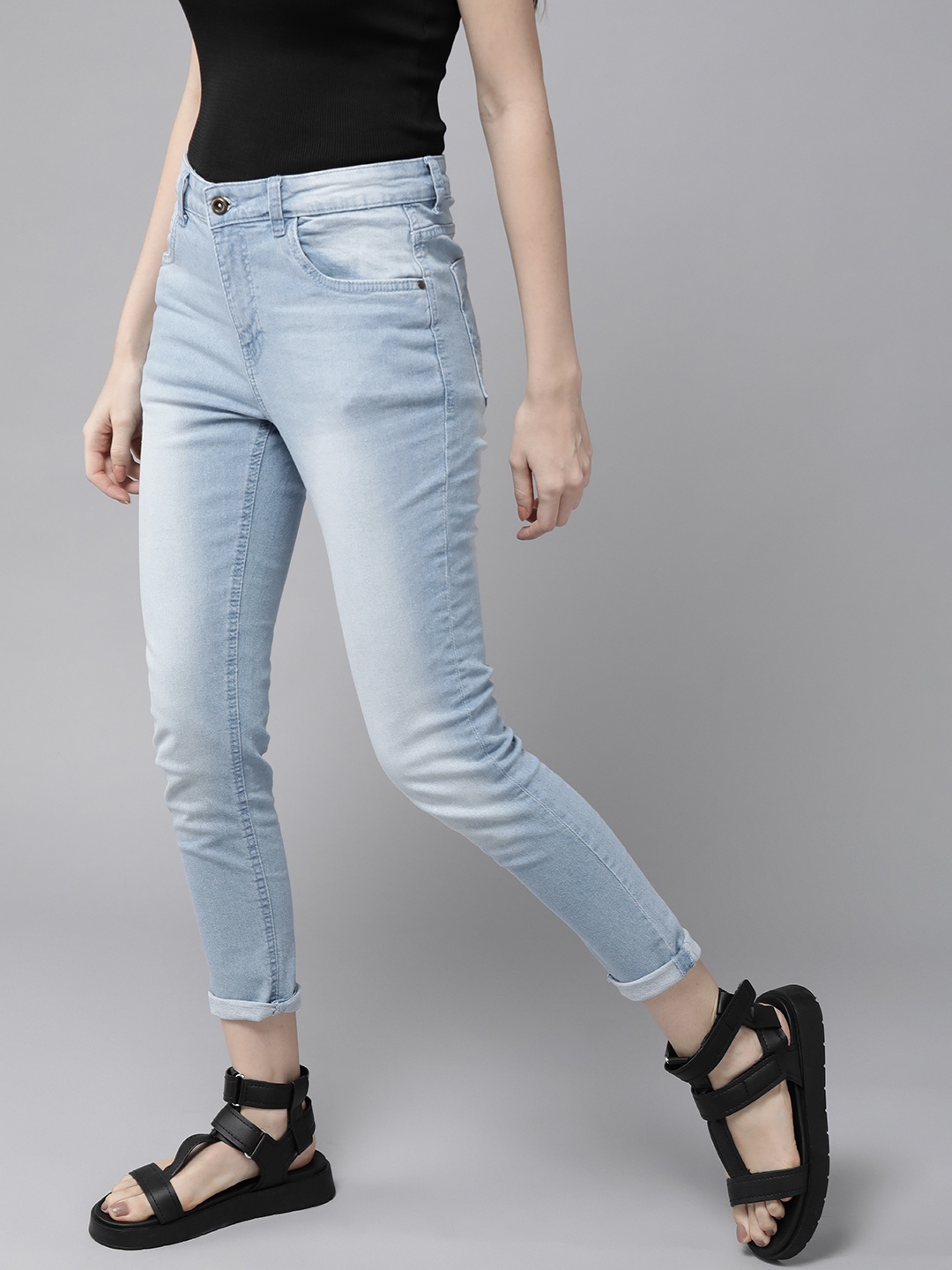 

Roadster Women Blue Super Skinny Fit Mid-Rise Clean Look Stretchable Cropped Jeans