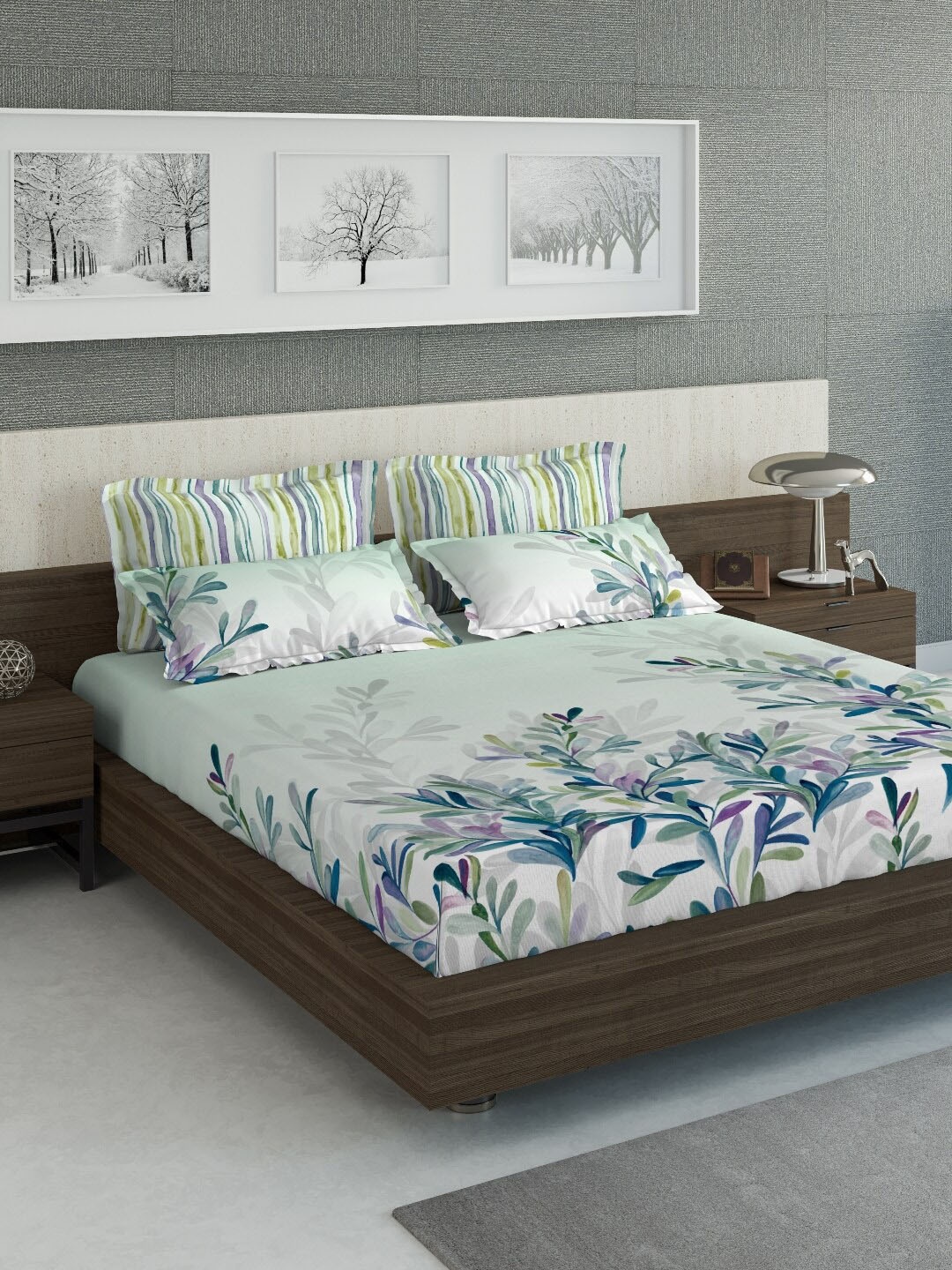 

DDecor Turquoise Blue Floral 160 TC Cotton 1 King Bedsheet with 4 Pillow Covers